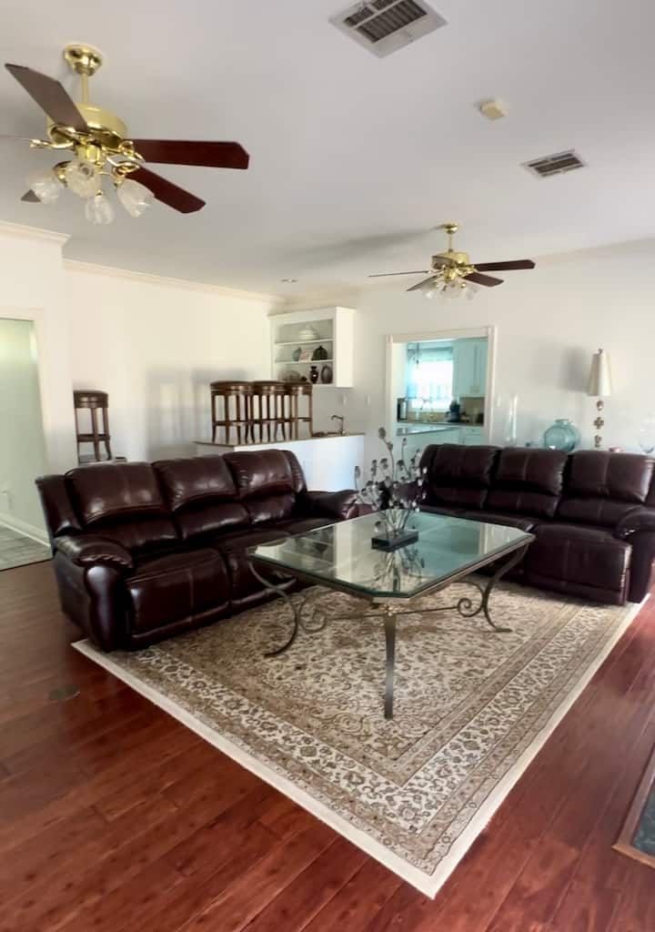 West Point Escape | 2 King Masters With Spa & Pool - Alexandria, LA