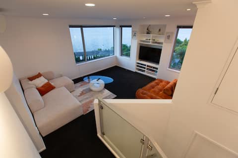 Top performing Airbnb: Rotorua Serenity Lakeview Retreat in Bay Of Plenty