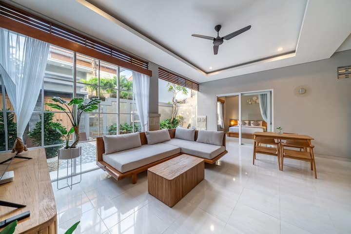 Q La Villa 2 . 2br Private Pool Villa Legian Bali - Seminyak