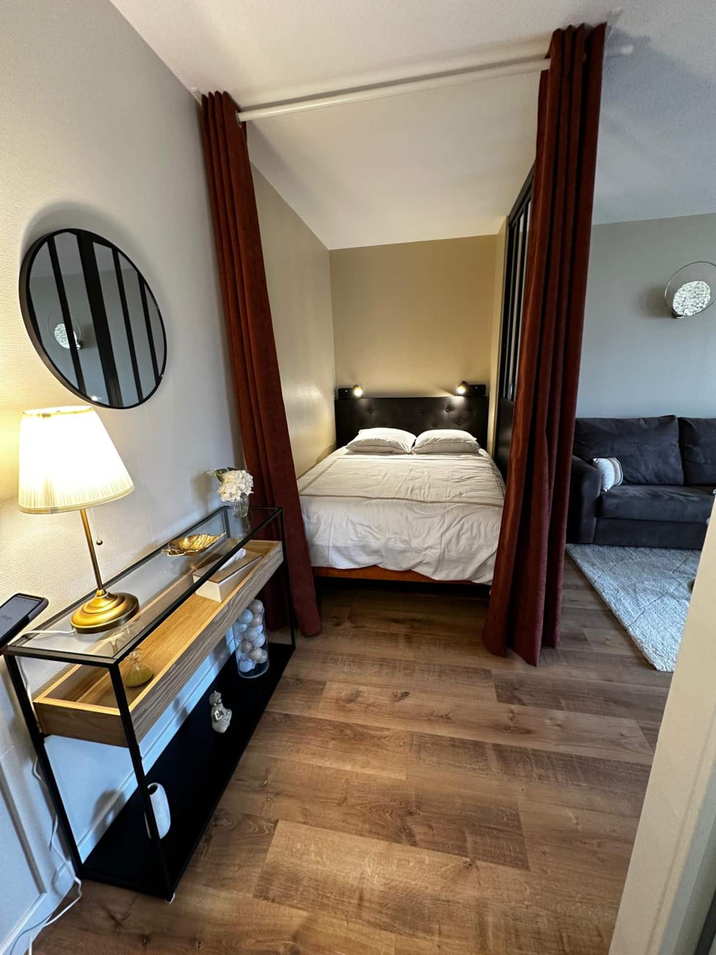 Coin nuit avec lit double 140 cm