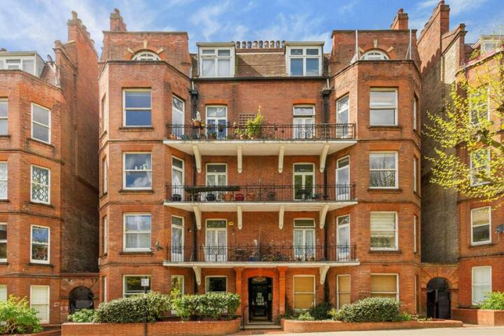 Camden Town apartment gallery image 3