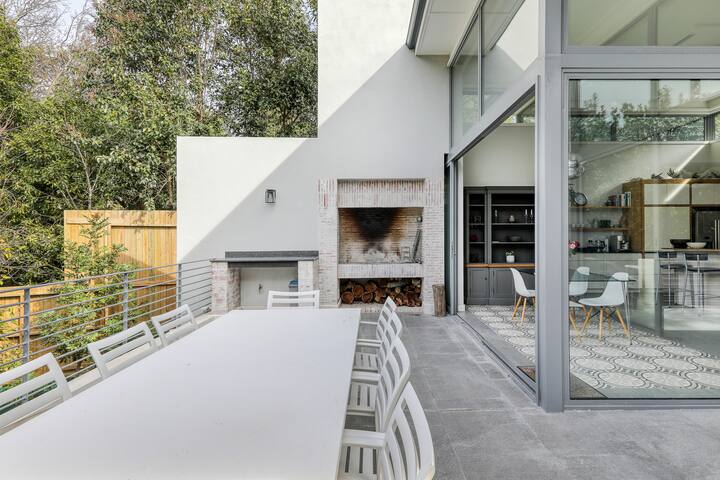 Beautiful, Secure, 3 Bed Family Home in Higgovale gallery image 5