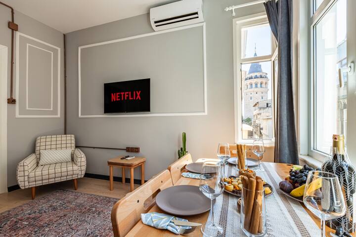 Spacious 2BR Apt w/ Stunning Views, Terrace, AC gallery image 4