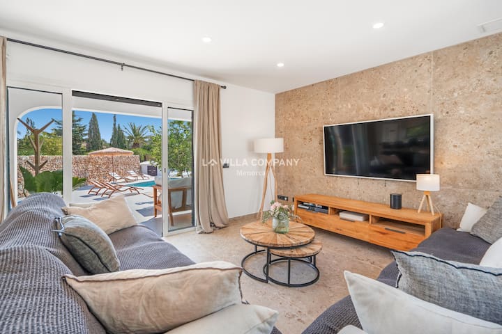 The website for La Villa Company managed Airbnb listing 1
