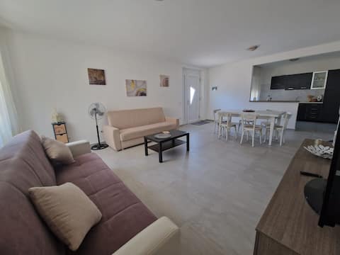 Apartment with garden-Pet F.