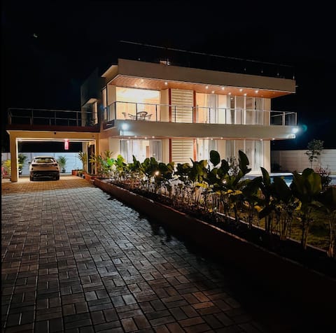 4 bhk lavish villa in Bhose