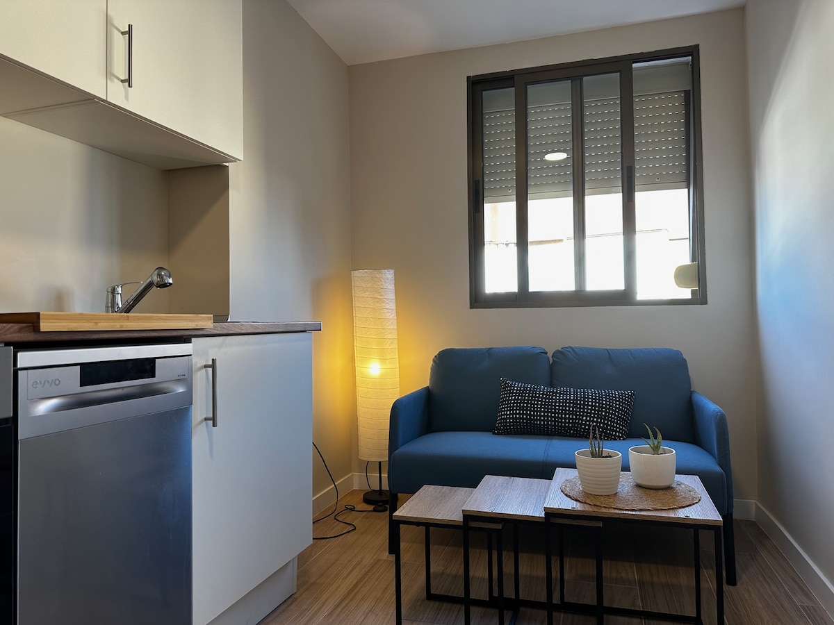 Top Airbnb: Fully renovated accommodation in La Macarena in León Xiii Los Naranjos