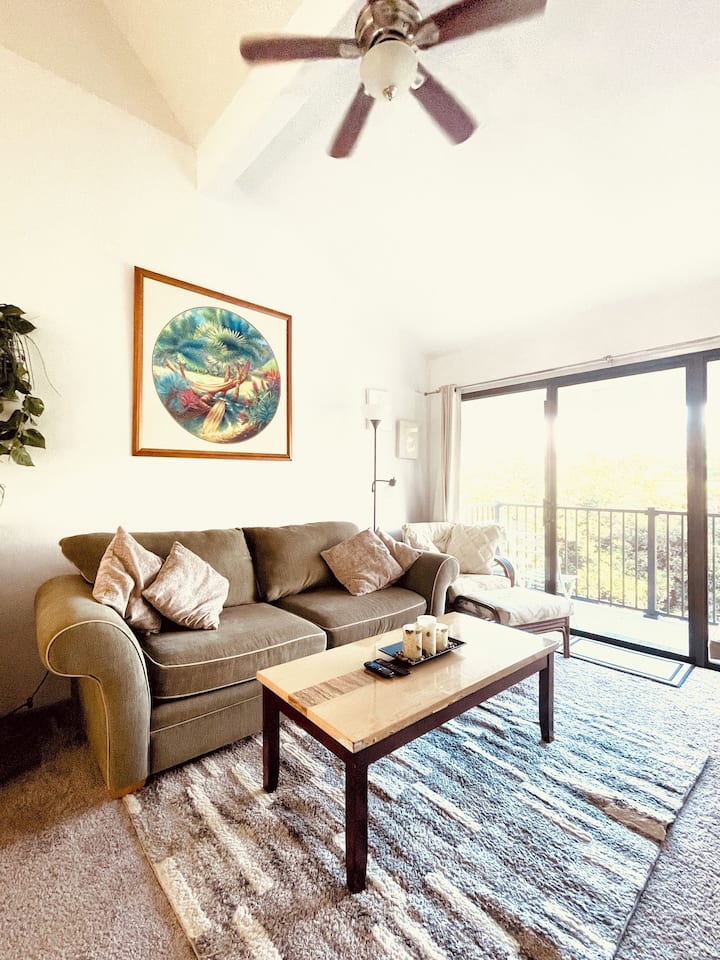 Bright, Airy, Central Studio With Lush Views - Kauai, HI