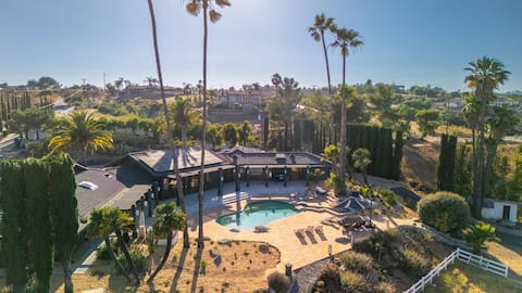 Sleep 20+ Pool, Hot Tub, Sauna, Gym, Yoga, Tennis