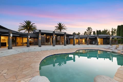 Sleep 20+ Pool, Hot Tub, Sauna, Gym, Yoga, Tennis