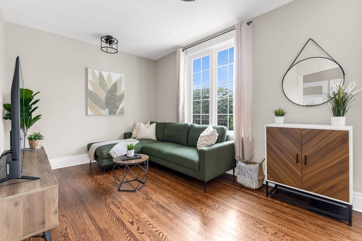 Trendy Downtown Loft Close To Food, Wine & Falls! - Niagara-on-the-Lake