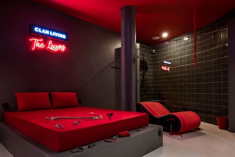 Jungle View Villa with Rooftop Pool & Red Room