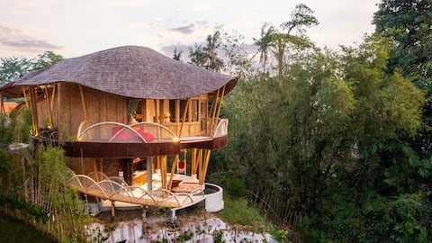 Unique Private Bamboo Villa near Ubud