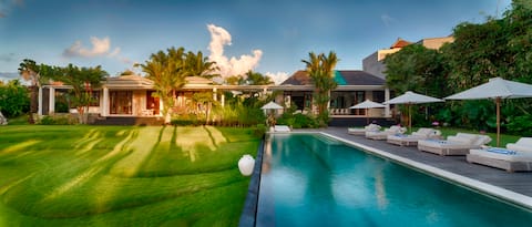Exquisite 5 Bedrooms Garden Villa in Canggu