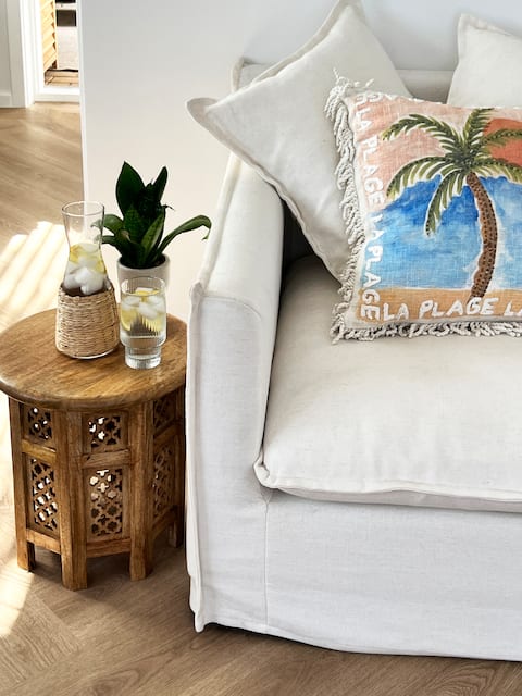Popular Airbnb listing: Oceanside Studio Apartment in Bunbury, WA in City Of Bunbury
