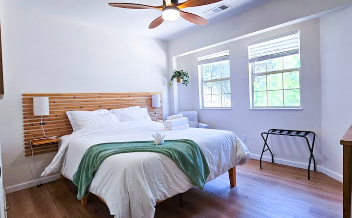 Брачен кревет (широк 150 - 179 см)