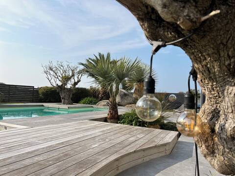 Villa Nolory Pool 700 m from the beach