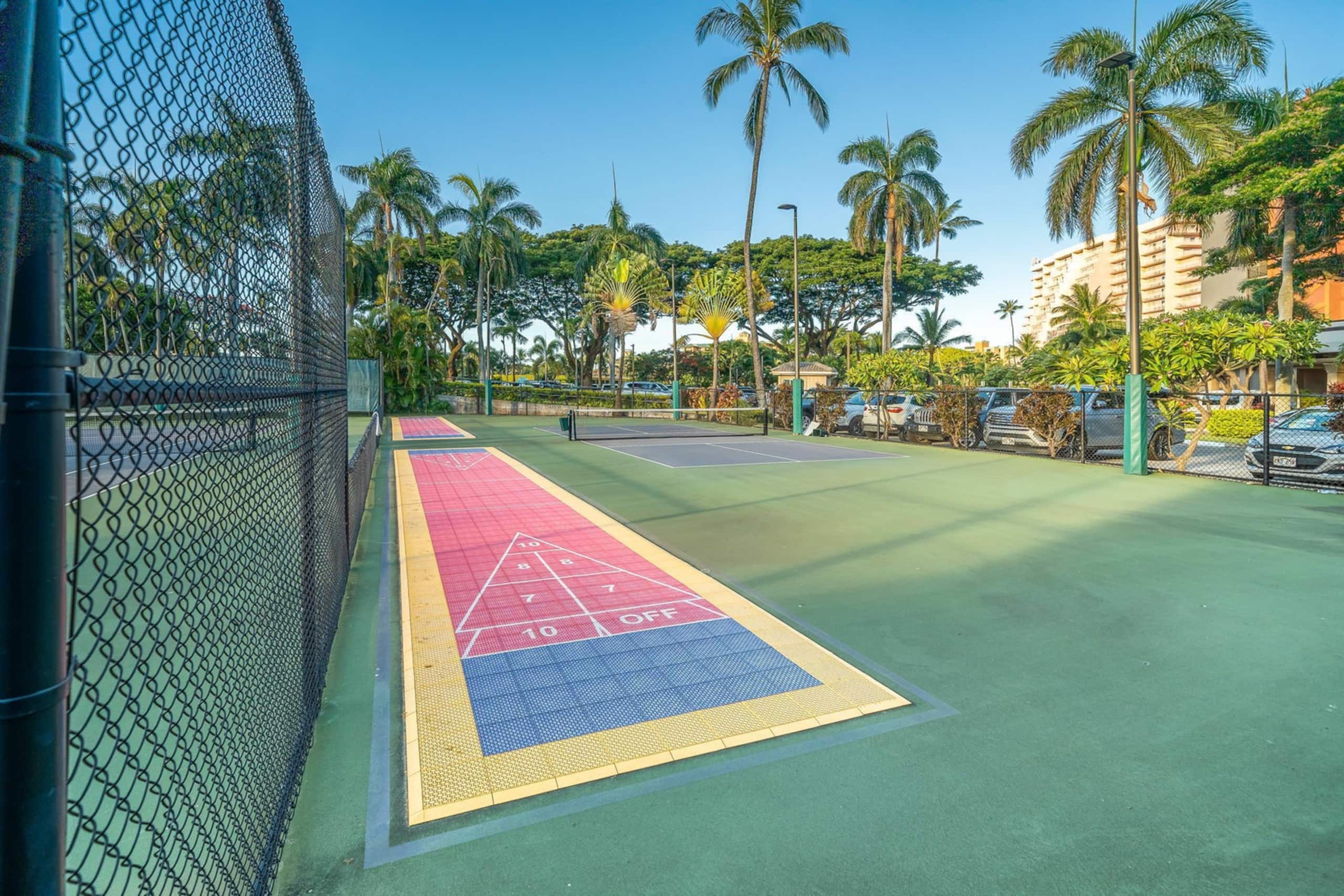 Condo in Lahaina · ★4.89 · 2 bedrooms · 4 beds · 2 shared baths - Image 39