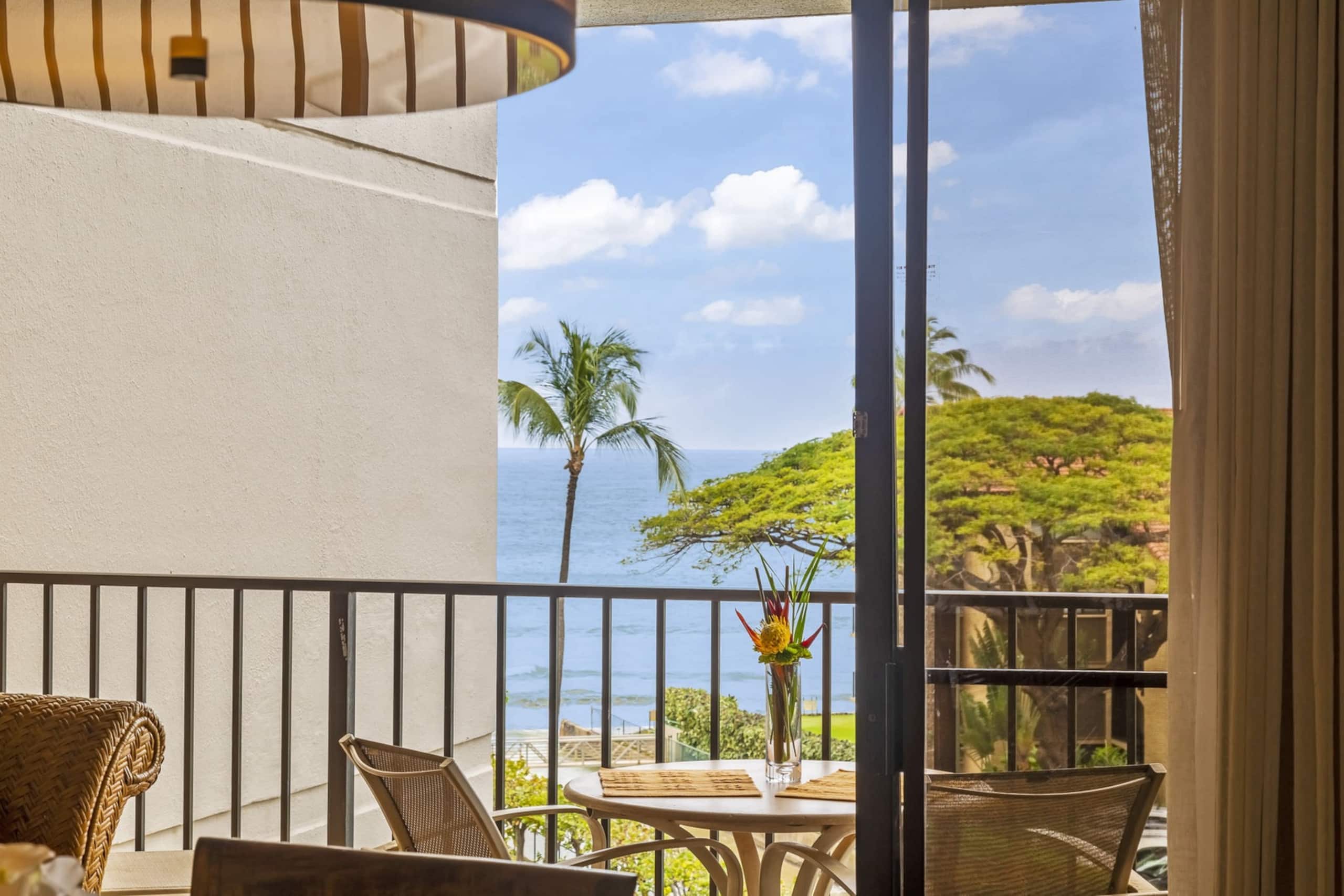 Condo in Lahaina · ★4.89 · 2 bedrooms · 4 beds · 2 shared baths - Image 17