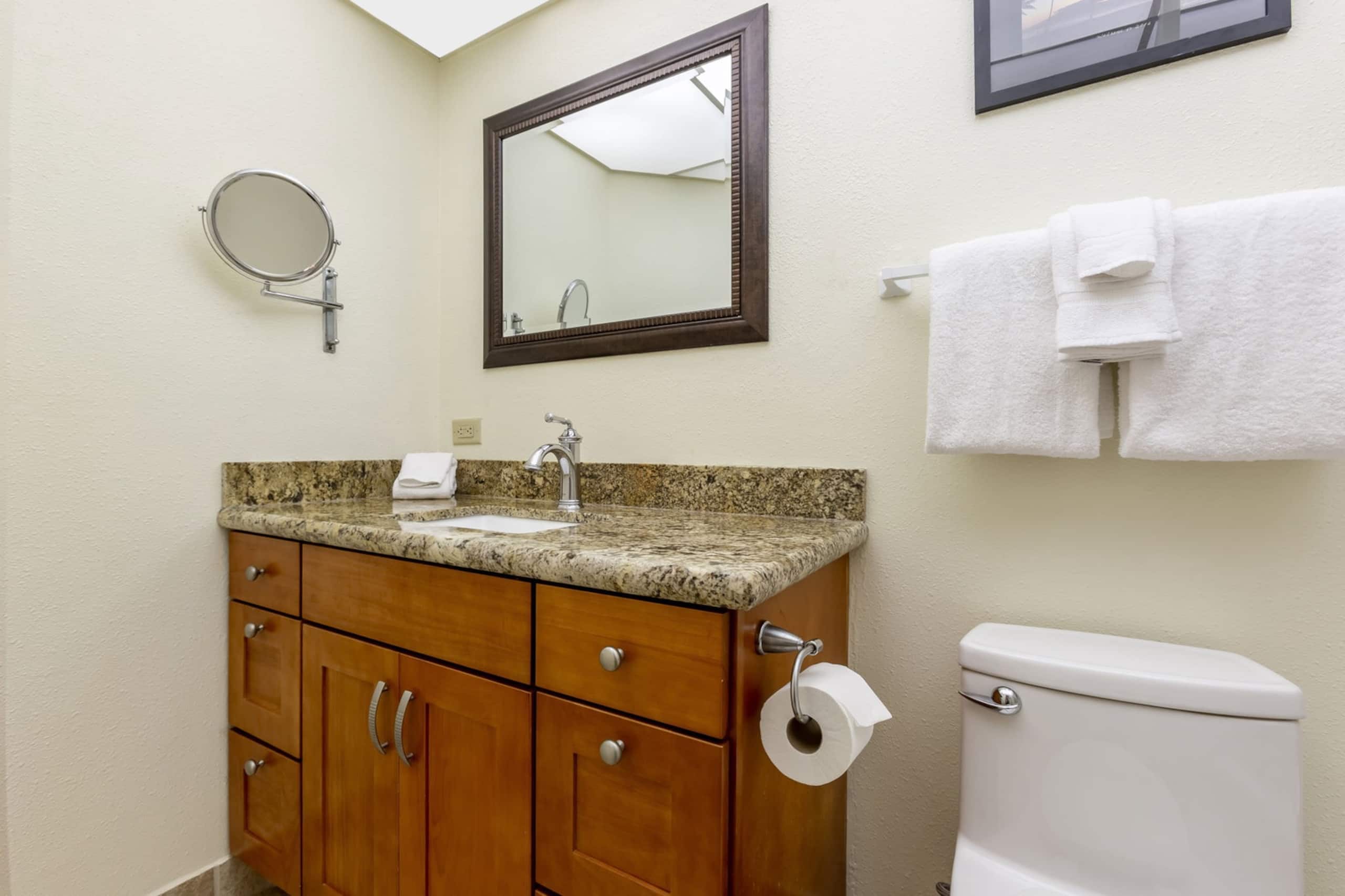 Condo in Lahaina · ★4.89 · 2 bedrooms · 4 beds · 2 shared baths - Image 32