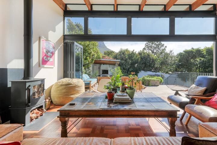 Beautiful, Secure, 4 bed Family Home, Oranjezicht gallery image 3