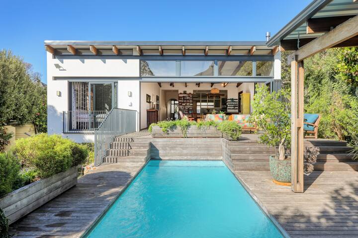 Beautiful, Secure, 4 bed Family Home, Oranjezicht