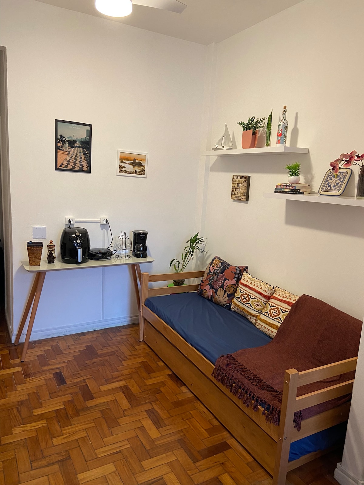 Top Airbnb: Copacabana Apartment with Sea View in Copacabana