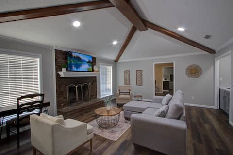 Skyline - King Bed - Garage