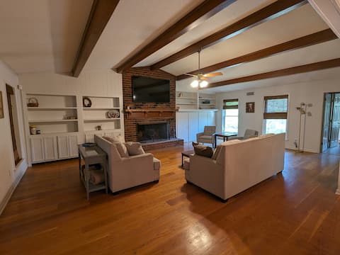 Ultimate Group Getaway Sleeps 18-Game Room-8BR/5BA