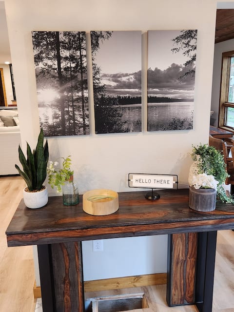 Jewel Lodge on Mantrap Lake