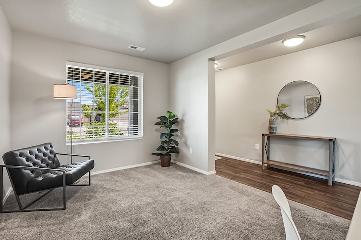 4 Bedroom 83687, Extended Stays, Family, Crews - Nampa, ID