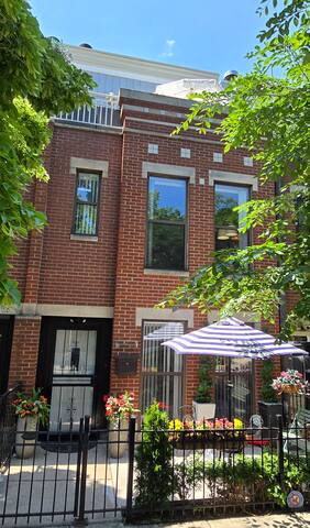 Charming Townhome 3bed/2bath & 2 outdoor terraces gallery image 3