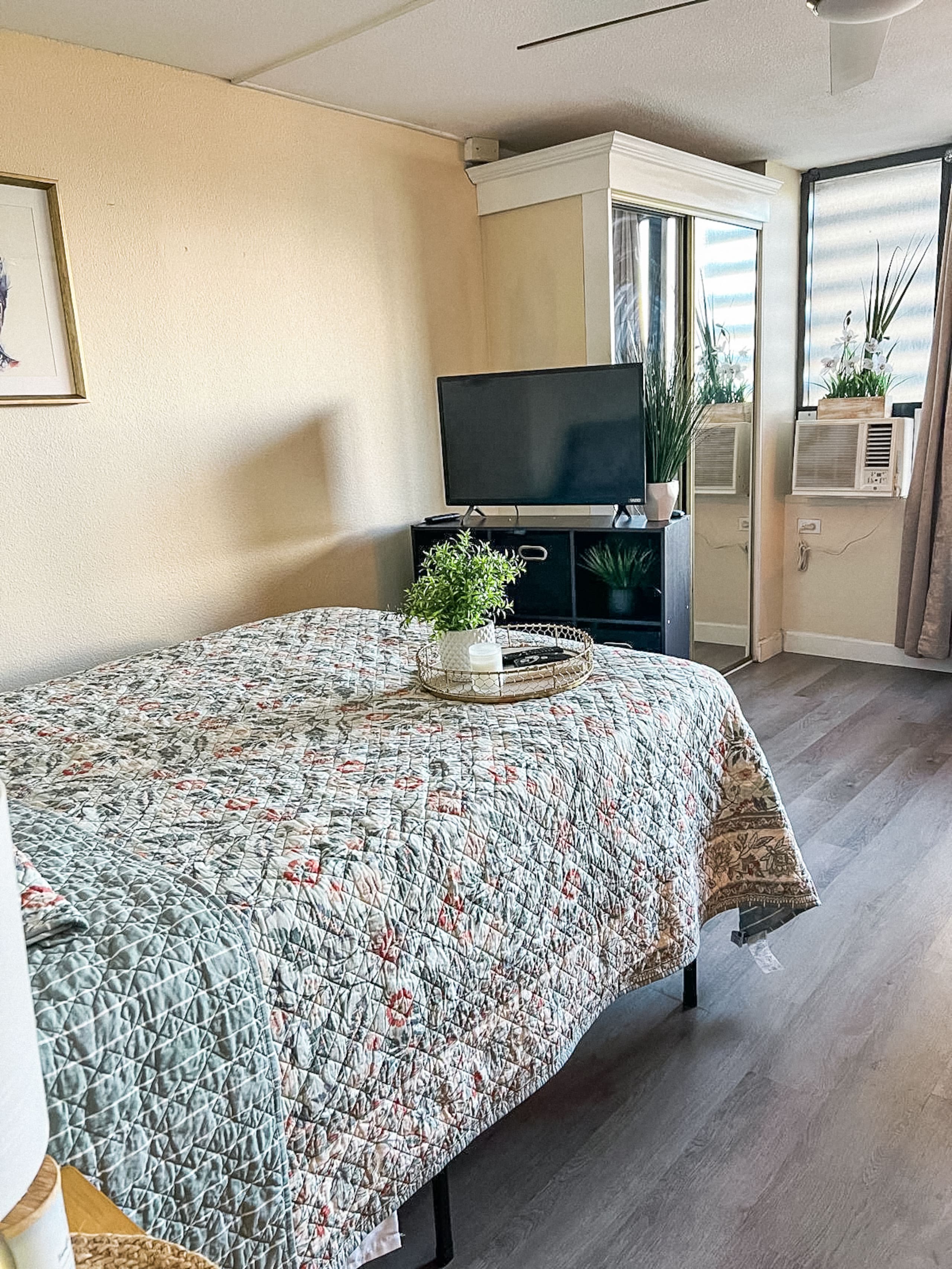 Cozy Studio in Central Waikiki - Photo 15