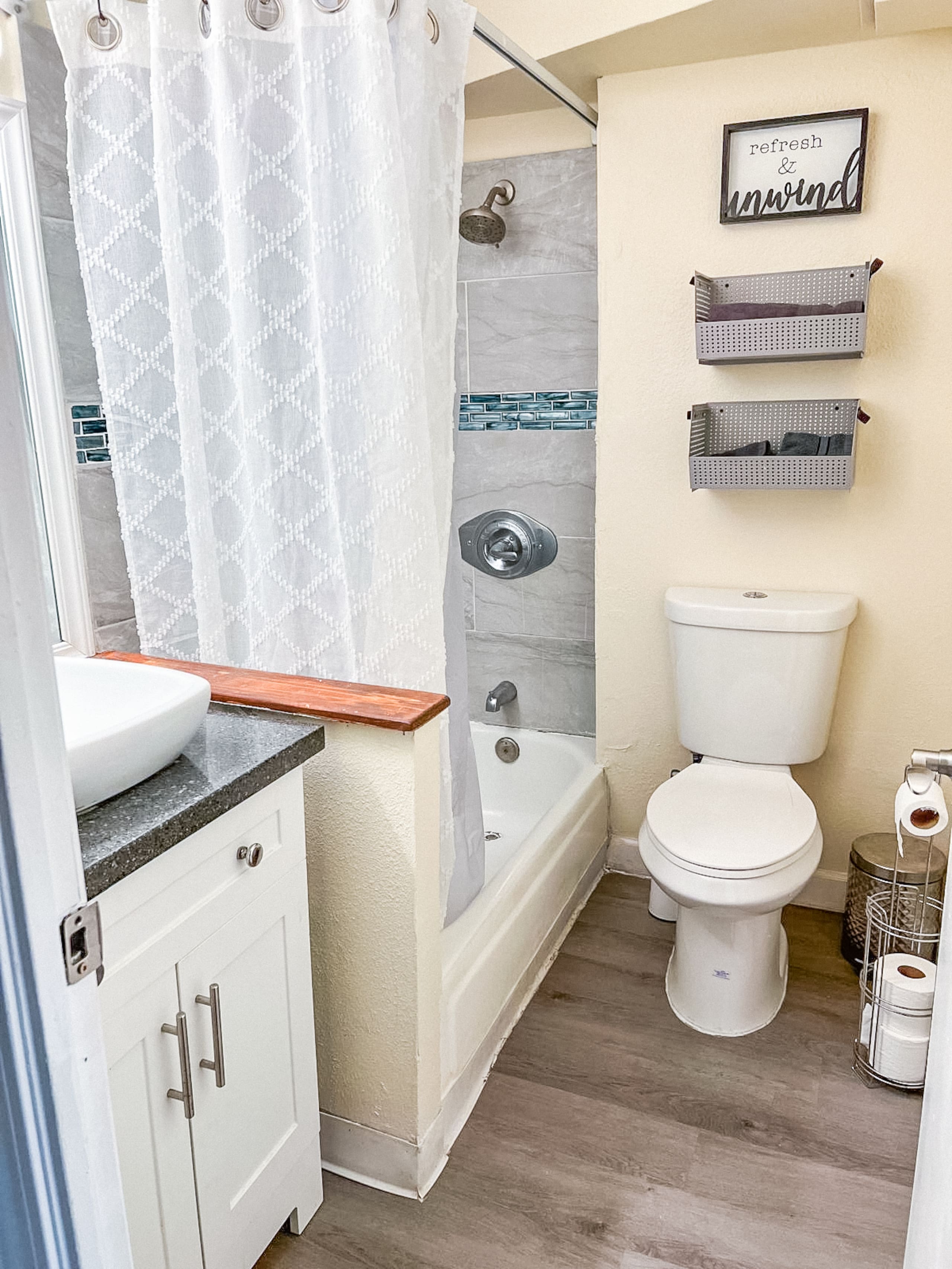 Cozy Studio in Central Waikiki - Photo 9