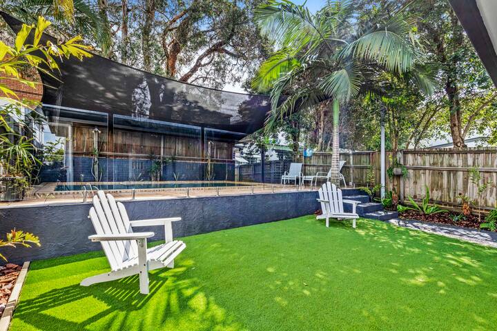 Manly Oasis 5BR – 3 King Beds, Pool, BBQ gallery image 3