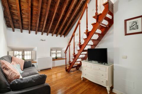 Popular Airbnb listing: Prime Location/Private Rooftop in Soho