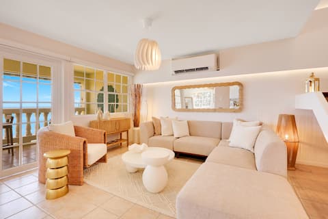 Beachfront Luxury Chic Penthouse with Sunset Views