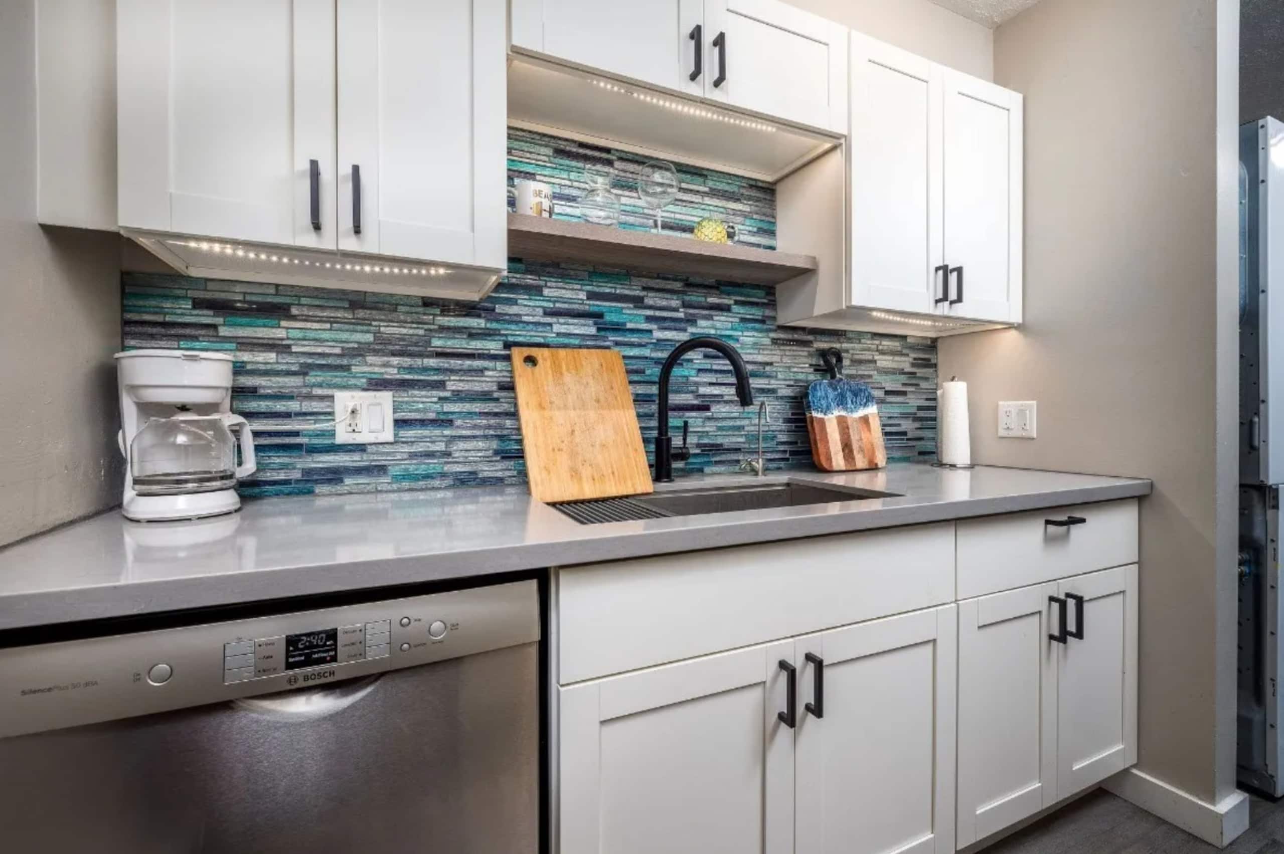 Cozy Condo Steps To The Ocean, Pool, & Pickleball - Photo 8