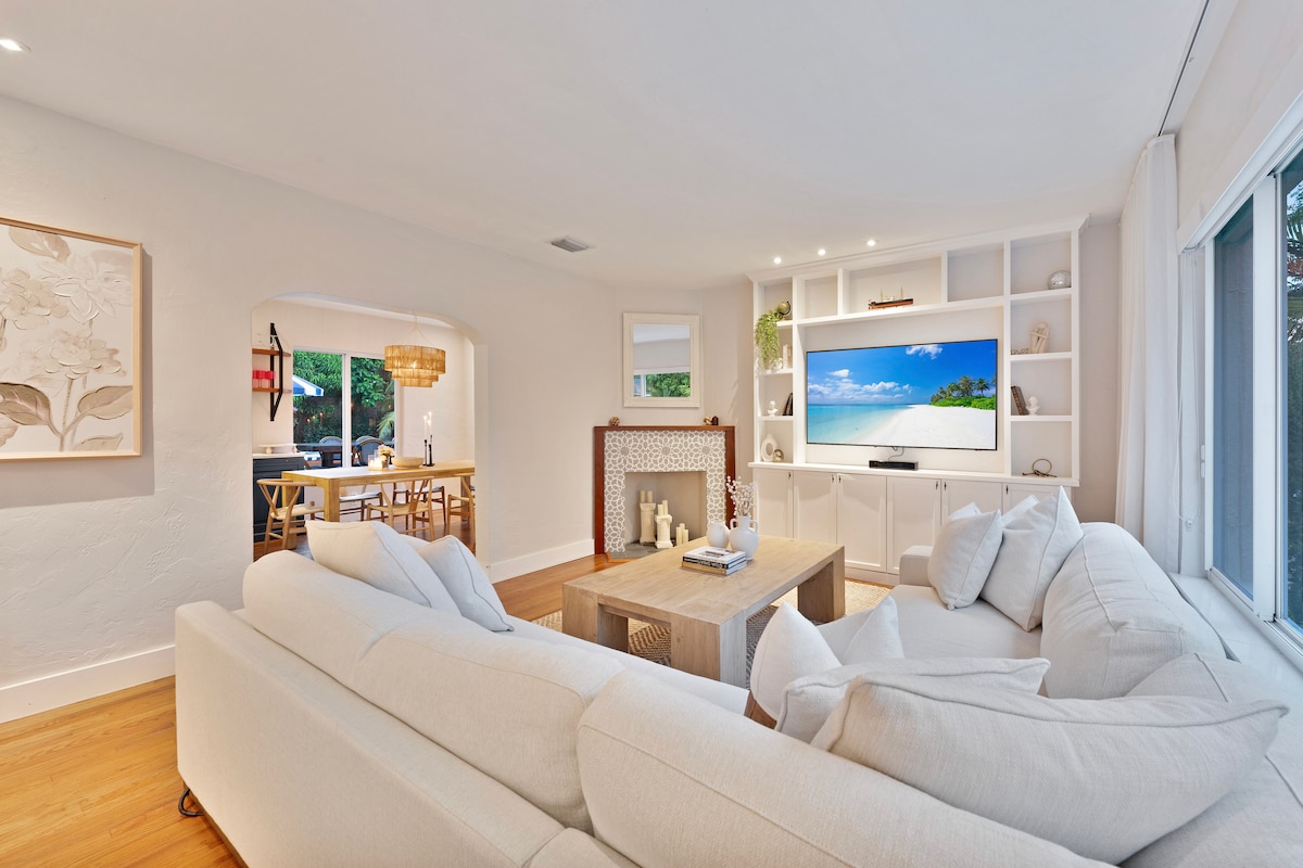 Top performing Airbnb: Central Tropical Villa /Pool, Jacuzzi & Backyard in South Sewell Park