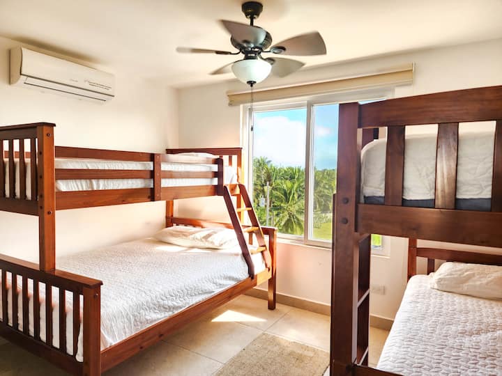 2 bunk beds (1 matrimony bed and imperial top) (2 Imperials)