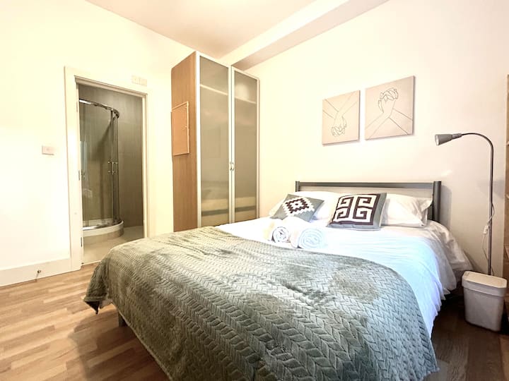 سرير مزدوج بريطاني