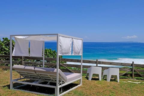 Villa Mahina, beachfront, surfing and private pool