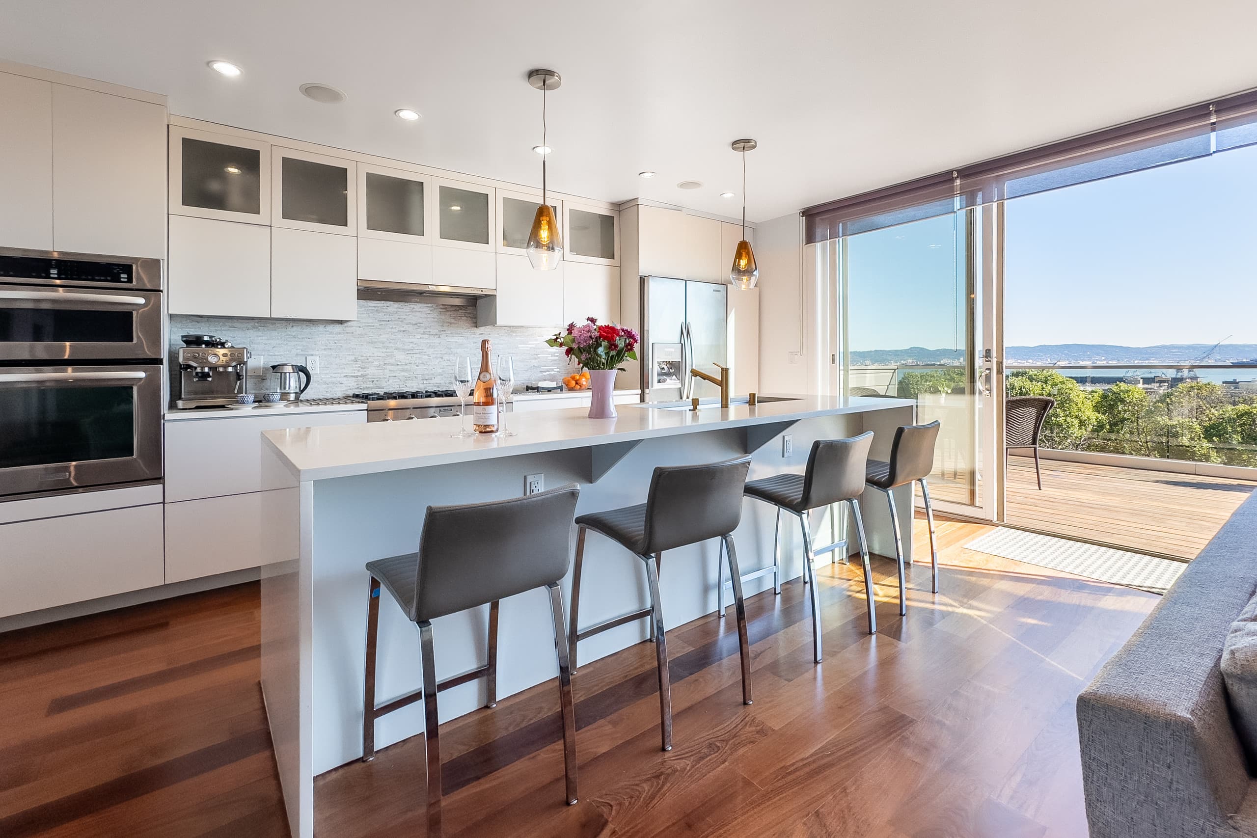 Home in San Francisco · ★4.82 · 3 bedrooms · 3 beds · 2 baths - Image 15