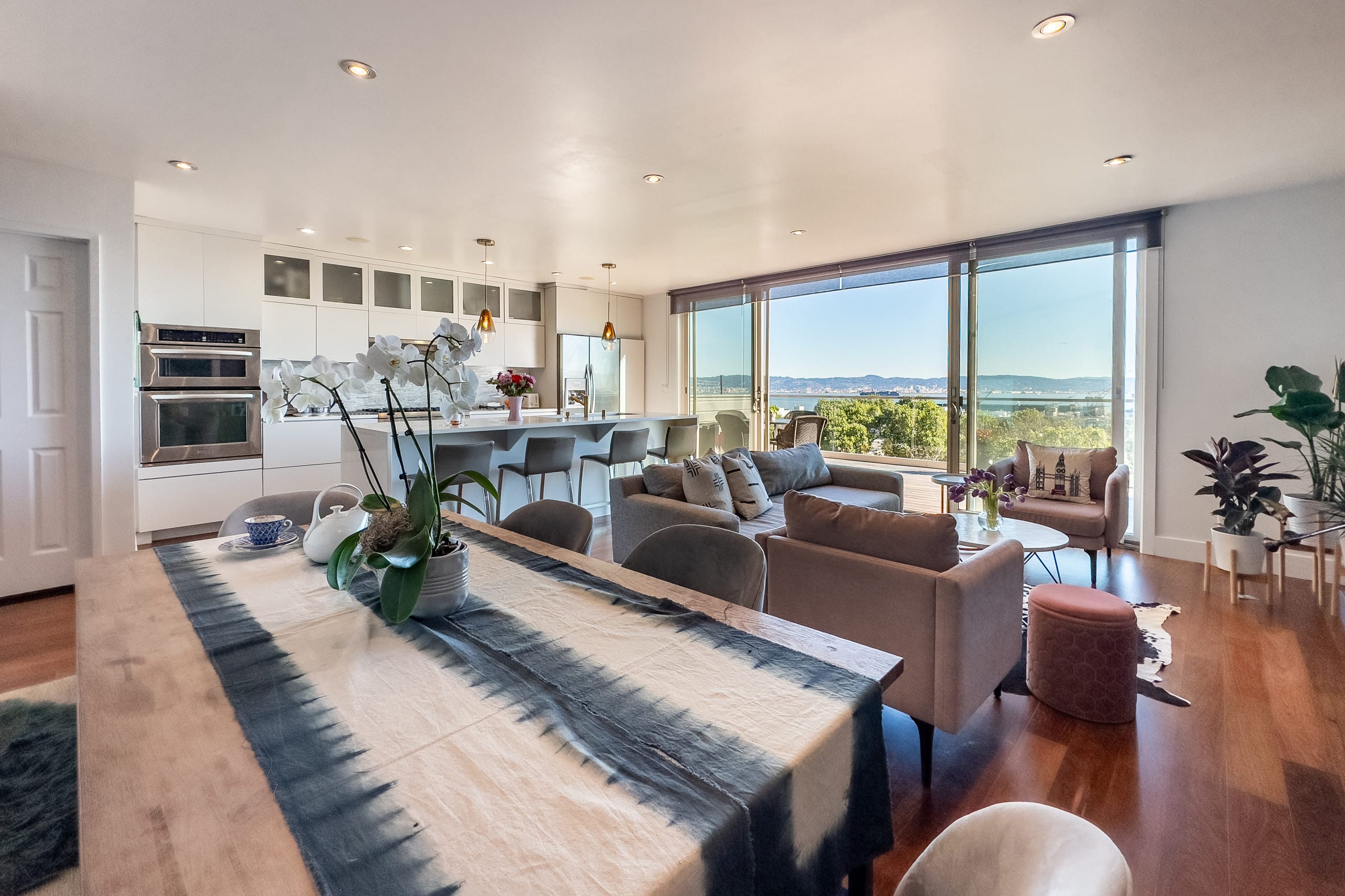 Home in San Francisco · ★4.82 · 3 bedrooms · 3 beds · 2 baths - Image 8