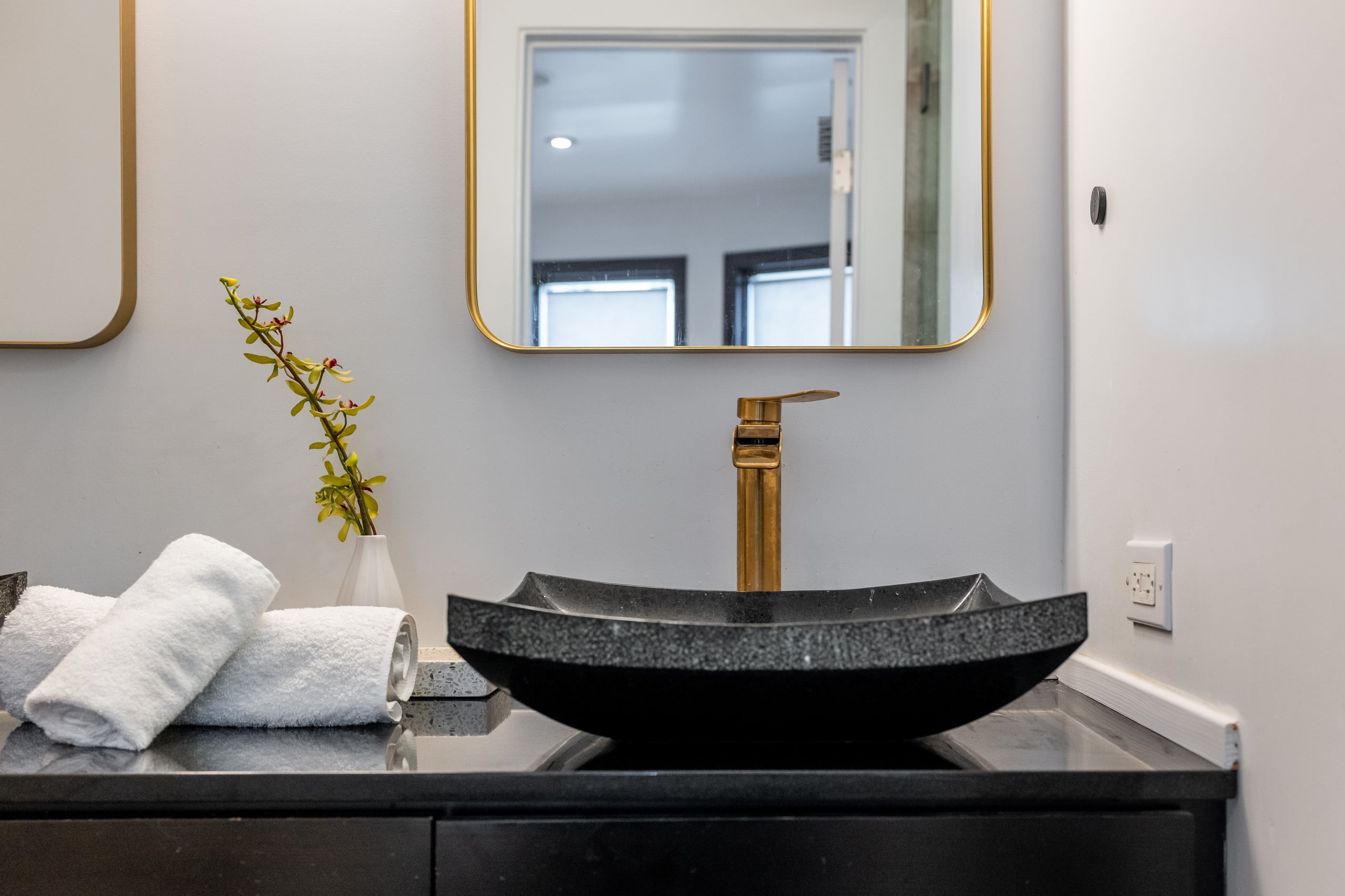 Home in San Francisco · ★4.82 · 3 bedrooms · 3 beds · 2 baths - Image 41