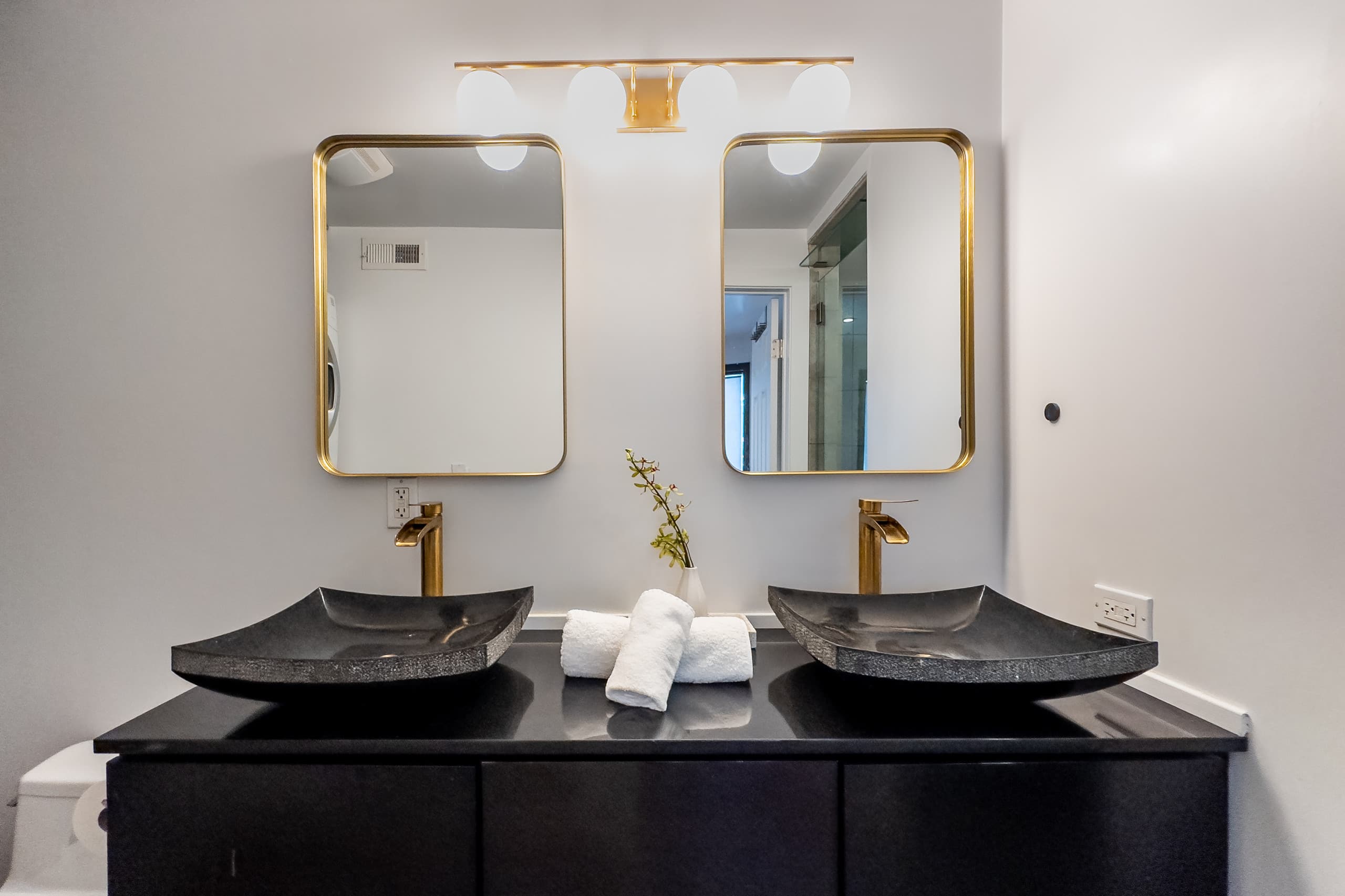 Home in San Francisco · ★4.82 · 3 bedrooms · 3 beds · 2 baths - Image 44