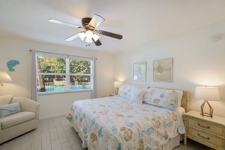 Primary bedroom with King Bed, TV and ensuite