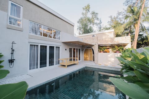 Trofosa Art Villa 1, Liwliwa, Zambales.