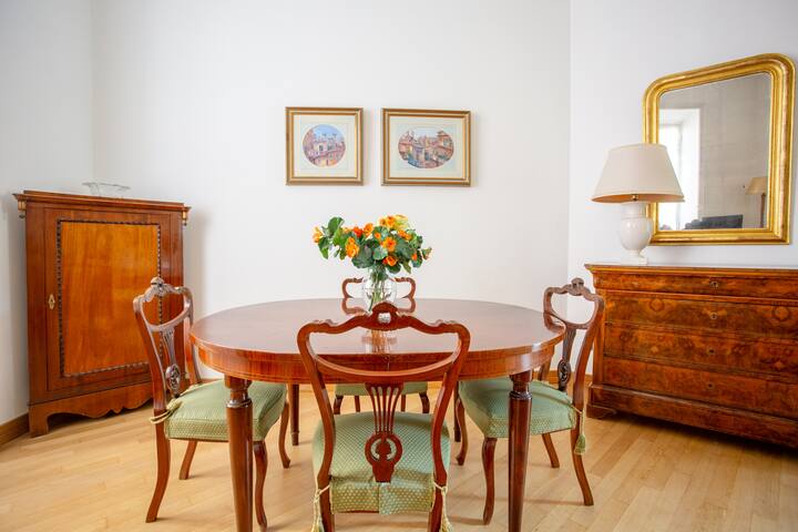 MyRentalInn – Trevi Fountain Exclusive Apartment gallery image 4