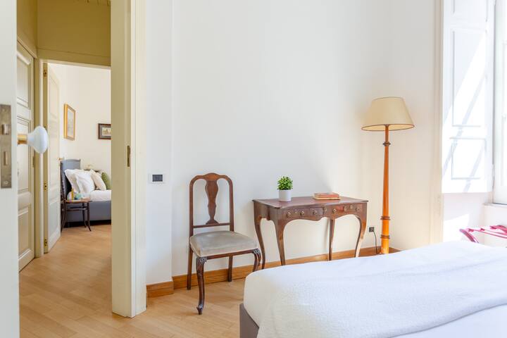 MyRentalInn – Trevi Fountain Exclusive Apartment gallery image 3